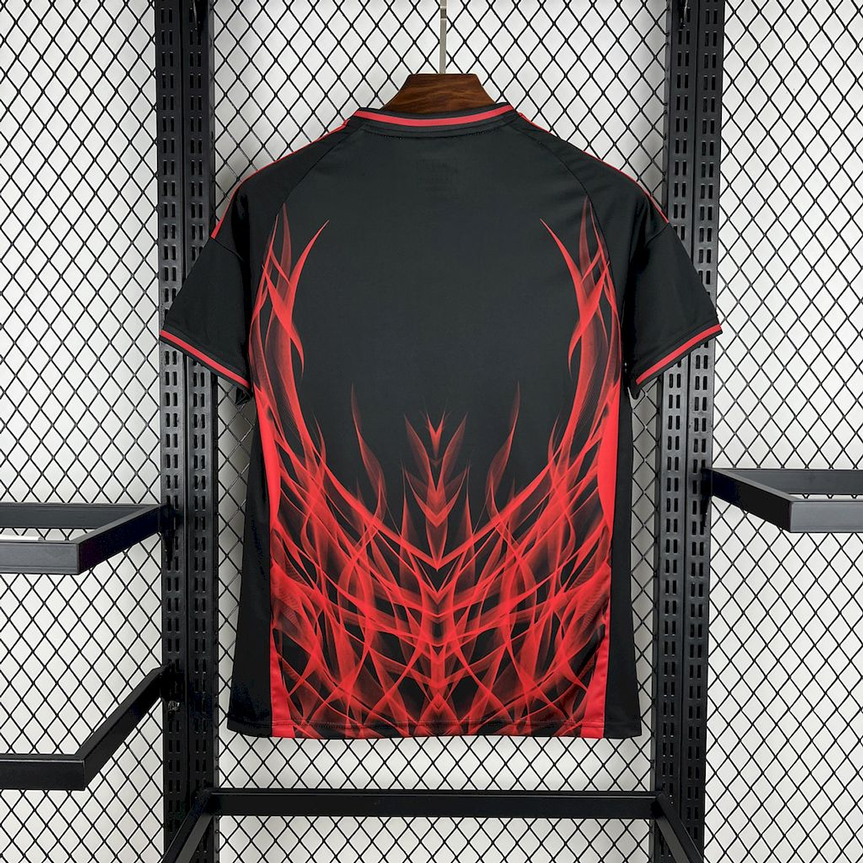 Camisola conceito vermelha e preta 25/26