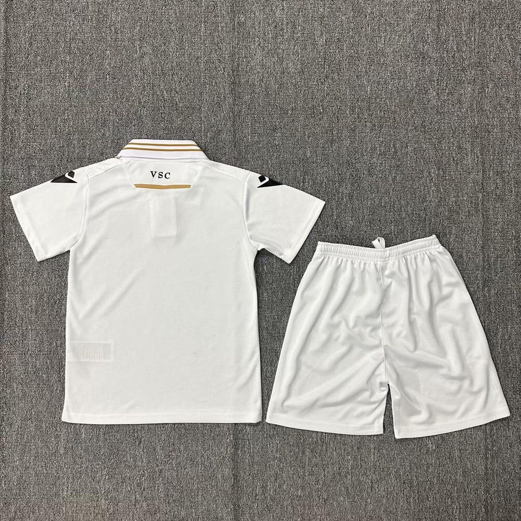 Conjunto infantil Vitória de Guimarães branco 24/25