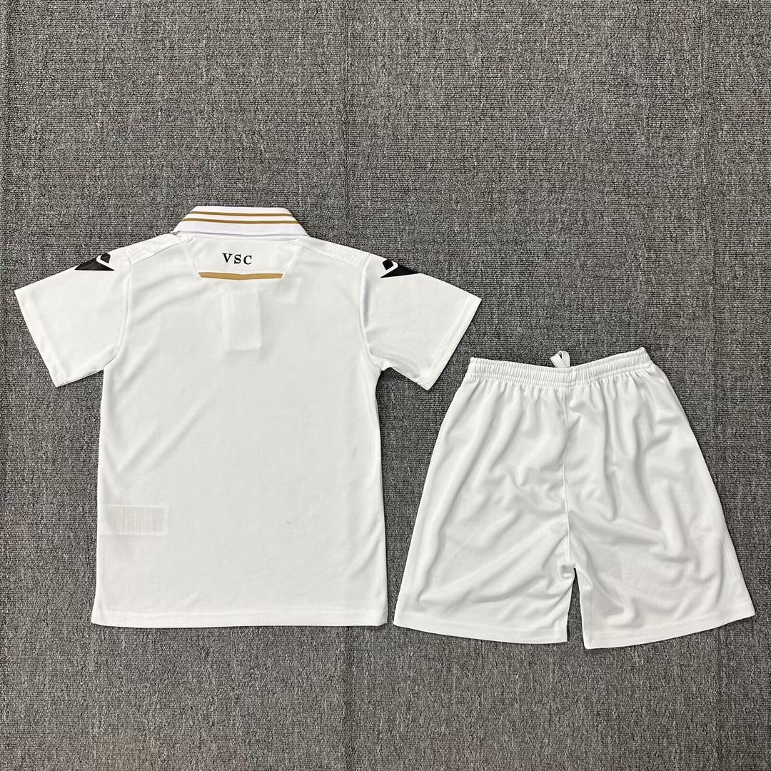Conjunto infantil Vitória de Guimarães branco 24/25