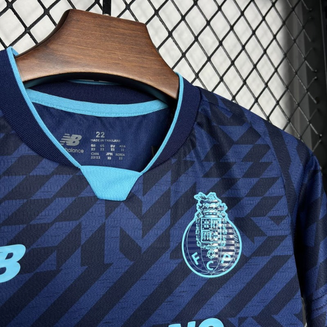 Conjunto infantil azul Terceiro equipamento 24/25