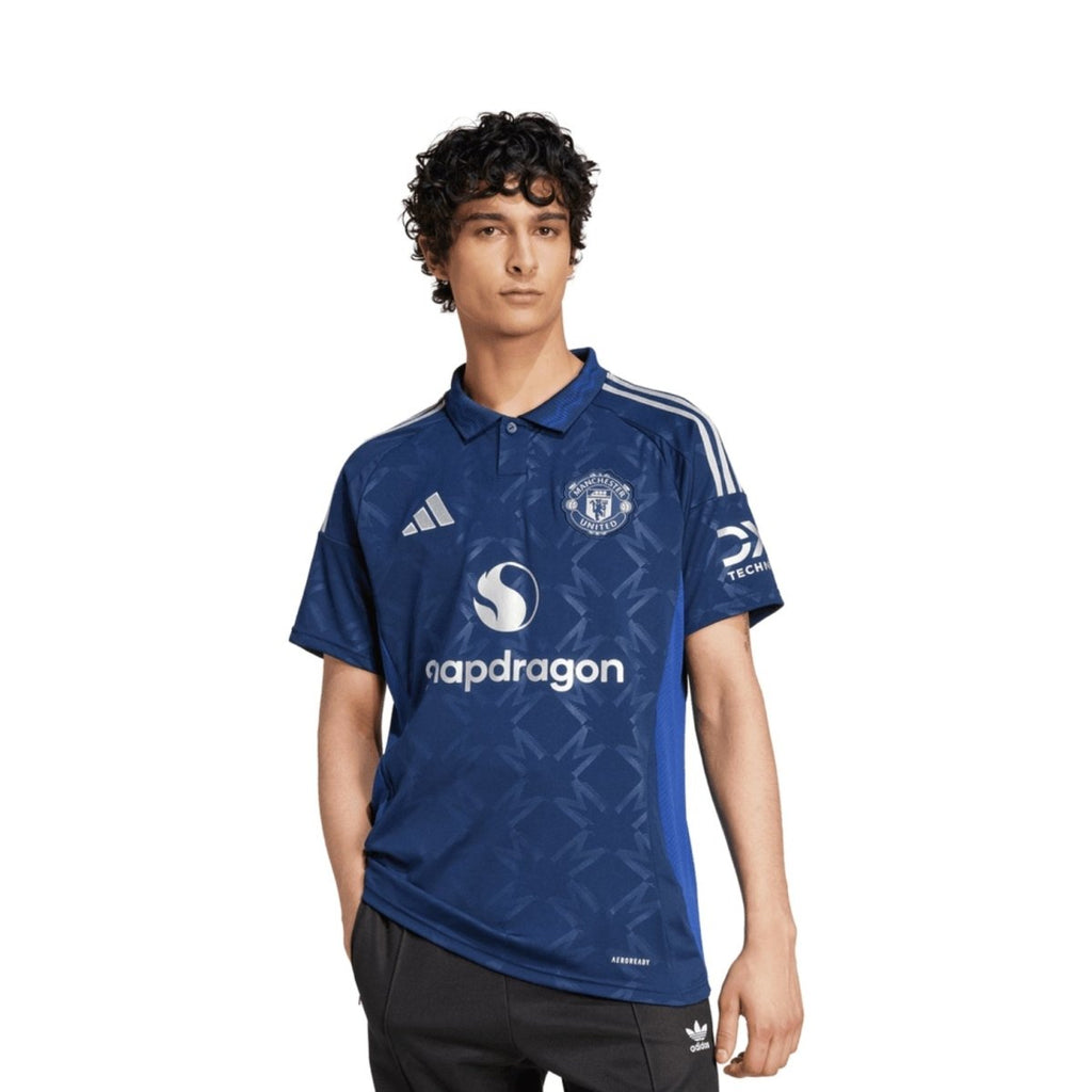 Manchester United Fora 24/25