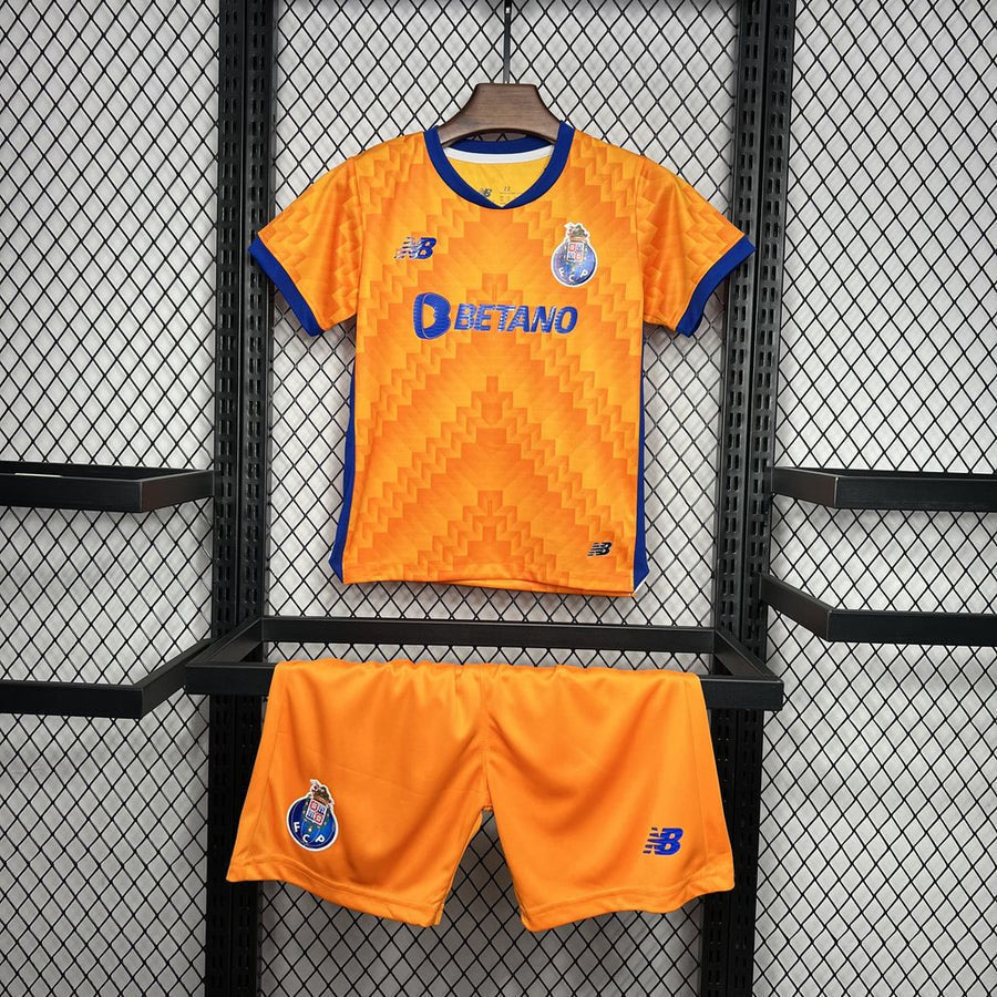 Conjunto infantil laranja Visitante 24/25