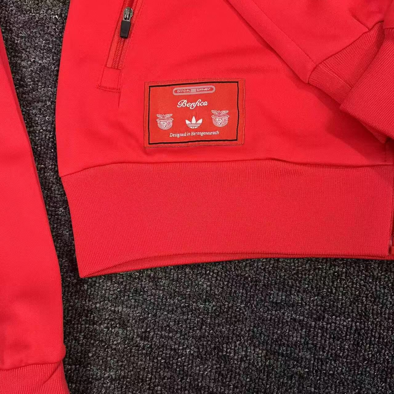 Conjunto de blusão e calças S L B x Originals 25/26 com fecho completo