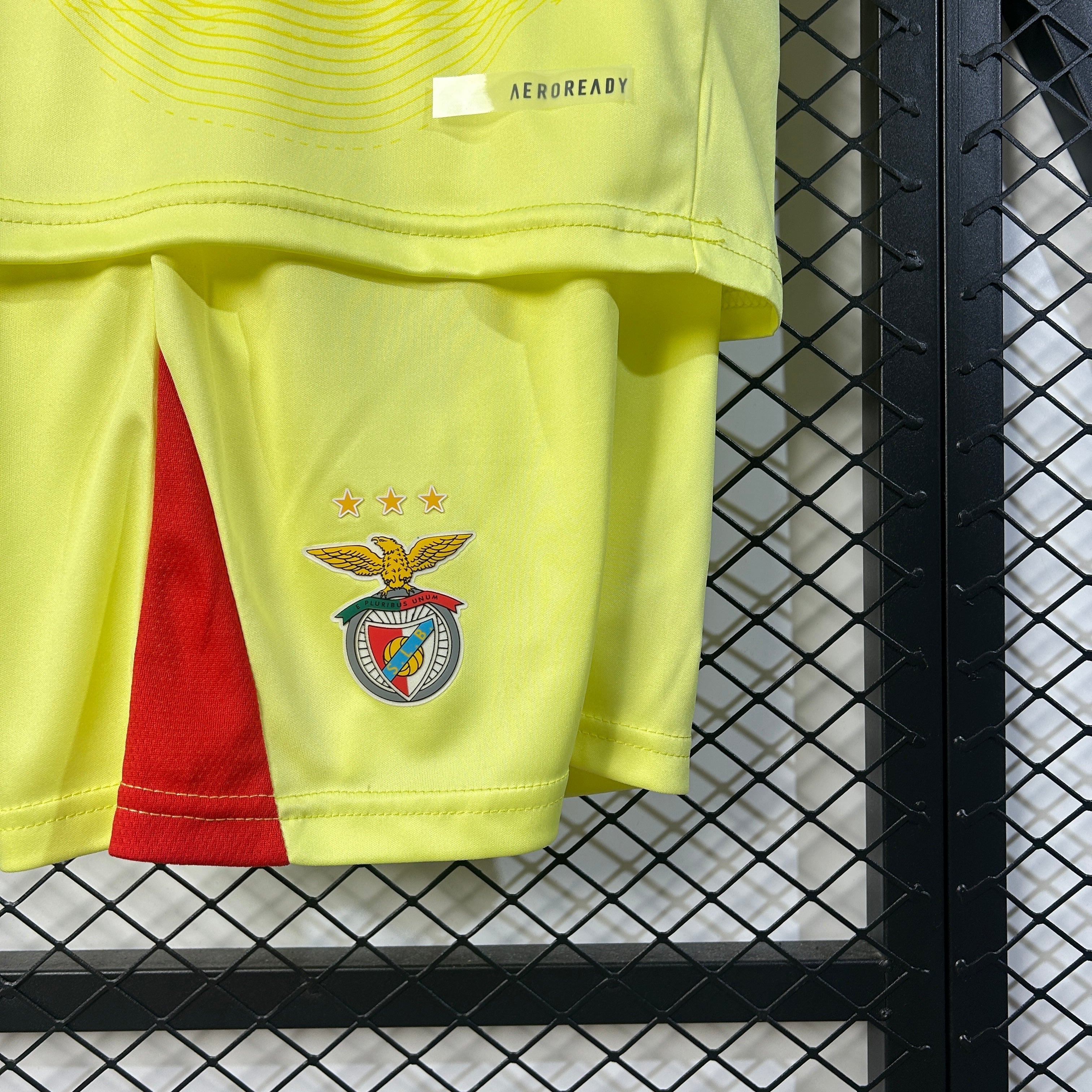 Equipamento de guarda-redes júnior 25/26